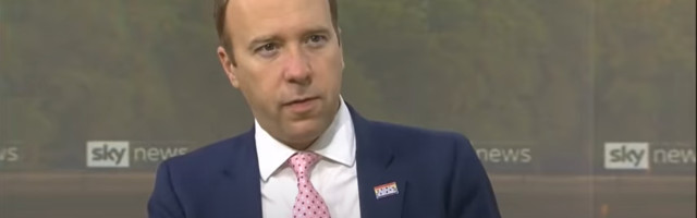 Vaata, kuidas Arkadi “Popcorn” Popovi Suurbritannia-versioon keerutab testimise ja isolatsiooni teemadel