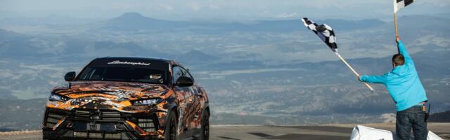 Uuendatud Lamborghini Urus lõi Bentley Bentayga Pikes Peak mäkketõusu rekordi üle