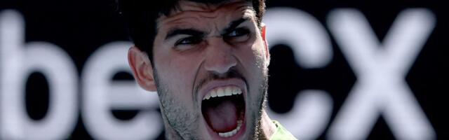 Alcarazil ei tekkinud veerandfinaali pääsemisega suuremaid probleeme, matš peatati abi vajanud pealtvaataja tõttu