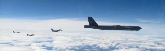 Ameerika Ühendriikide pommitajad B-52 harjutasid Eesti õhuruumis