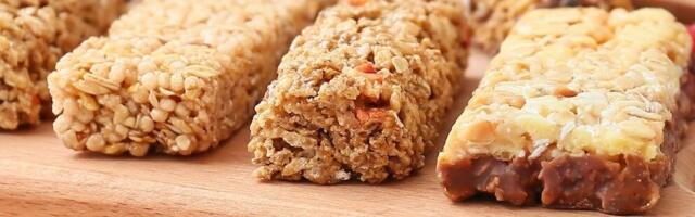 RETSEPT: ERATREENER KERLI valgurikkad kaerabatoonid