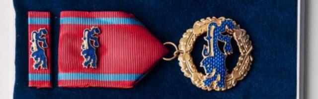 TUNNUSTATAKSE ELUPÄÄSTJAID | Kolm Suursadamas elu päästnud meest ja Kärdla päästekomando meeskonnavanem saavad päästeteenistuse aumärgid