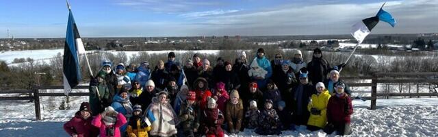 Galerii: Jõhvi vallas matkati aherainemäe tippu