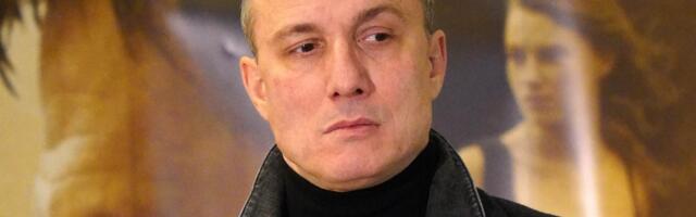 Srpski glumac (51) OŽENIO 15 GODINA MLAĐU LEPOTICU, odmah nakon razvoda OKRENUO DRUGI LIST: Venčali se nakon 40 dana veze, rodila mu NASLEDNIKA Jakova