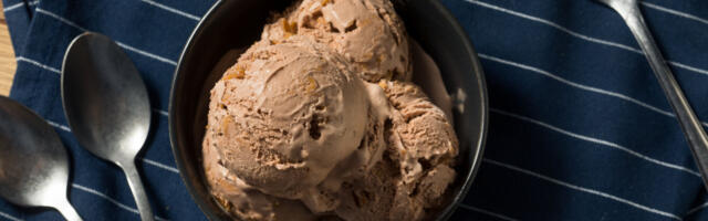 DIEET RETSEPT: KIIRE jäätis, mis puusadele liiga ei tee