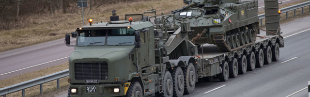 Lätist õppuselt naasvad kaitseväe kolonnid sulgevad ajutiselt Pärnus Papiniidu silla