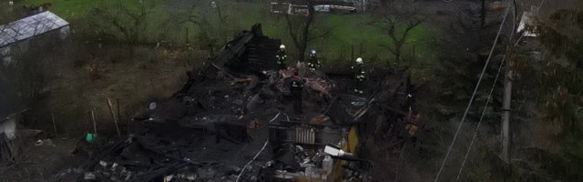 Reporter: Päeval kustutatud maja põles öösel siiski maha