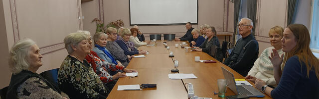 Kuu­sa­lu val­la pen­sio­nä­ri­de Elu­ko­ge­mu­se Aka­dee­mia ko­gu­nes val­la­ma­jas