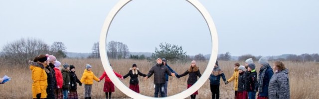FOTOD | Vägikaikavedu leidis viimaks lõpu: Saaremaale kerkis Ö ja Õ piiri tähistav märk