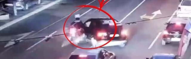 POGLEDAJTE TRENUTAK KADA VOZILO N1 UDARA POLICAJCA! N1 preko pune linije! (VIDEO)
