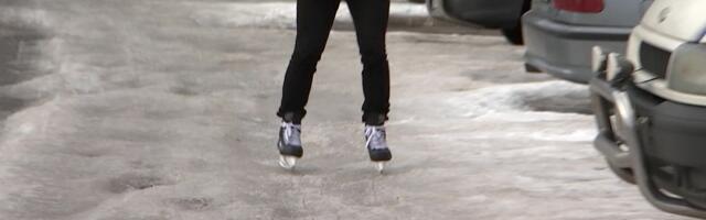 Reporter: Puudulik lumekoristus ja olematu libedustõrje! Mustamäel saab majade vahel uisutada