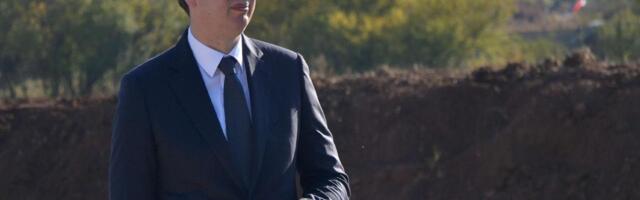 Počelo suđenje Vučiću u Nišu, umesto njega došao advokat