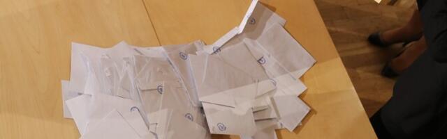 Tallinna koalitsioon hoiaks presidendi valijameeste jagamisel tava