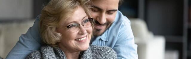 SÜDANTSOOJENDAV ⟩ Ema ja poeg kohtusid 44 aastat hiljem tänu Facebookile