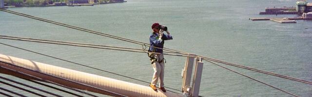 „Olin pisike välismaalane, üksi ja imeliku nimega.“ New Yorgis nime teinud eesti kunstniku pöörane elu