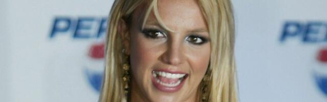 VIDEO | Bikiinidest suurt abi ei ole. Britney Spears vihub uues videoklipis tantsu poolpaljana