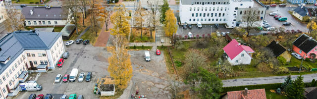 Keskväljaku teise etapi ehitus jõudis maa alt välja