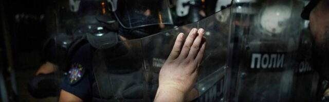 (SPISAK) Preko šeststo lekara potpisalo otvoreno pismo u kojem je analiziran psihološki profil nasilnih policijskih službenika