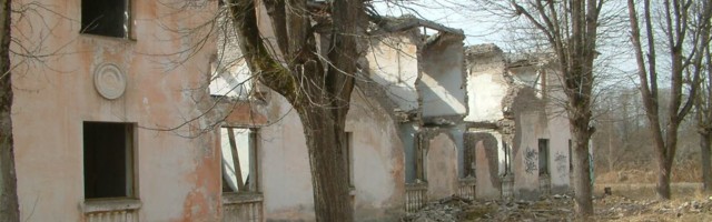 JUHTKIRI Hüljatud majad − tegevuskava puudumise monumendid