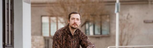 Näitleja Ivo Reinok veetis kaks nädalat pilkases pimeduses: „Mängisin seal kromosoomirikkega kaksikõele kitarri ja laulsin unelaule.“