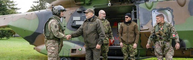 PILTUUDIS: President Karis külastas õppust Pikne ja kohtus Prantsuse kopteripilootidega