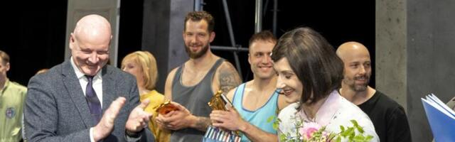 FOTOD | KES SAID PÄRJATUD? Endla teatris jagati publikupreemiaid