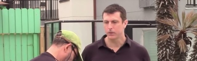 Mark Dice'i eksperiment: ameeriklased kirjutavad alla mittevaktsineeritute vahistamise ja vangistamise petitsioonile
