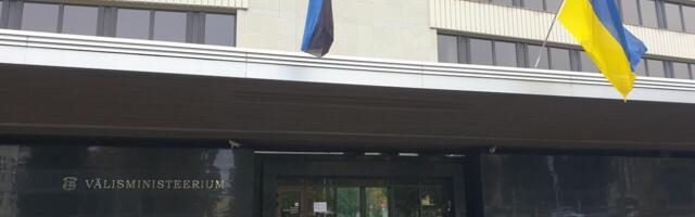 Valdav enamus toetab Eesti lipu hoidmist auväärseimal kohal