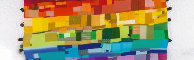 Galerii: Vikerkaarekanga lahtirullimine Teatri väljakul