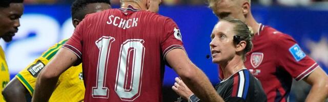 Amerikanka "uzela" pobedu Češkoj, sporan penal pogurao Afriku! Remi ravan porazu za oba tima /VIDEO/