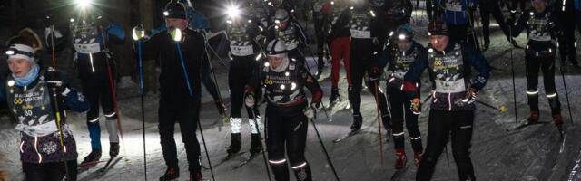 Suusatajad suundusid pimedasse Alutaguse metsa öömaratonile