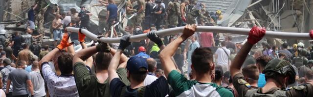 „Ühiskonnas on sõjaväsimus.“ Ukraina blogijad kutsusid üles „ükskõik kuidas“ Putiniga rahu sõlmima. Kui paljud seda toetavad?