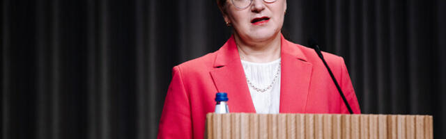 Pakosta: riigikogu liikmed peaksid laskma eelnõud tehisarul üle kontrollida