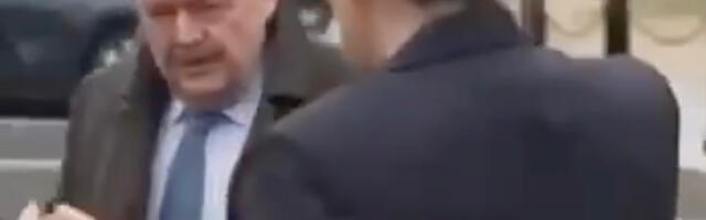 VIDEO: Taani ja Gröönimaa juhid kimusid närviliselt suitsu pärast kohtumist USA esindajatega