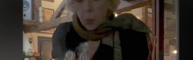 Branka Petrić proslavila 89. rođendan u kafani: Priredili joj iznenađenje, ona oduvala svećice