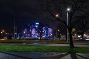 Linnaruumi kunstinäitus “Ööpildid” avatakse 6. jaanuaril Kristi Kongi teosega Exploreri maja seinal