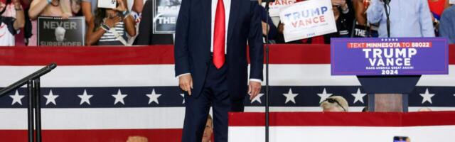Noored mehed koonduvad Donald Trumpi taha