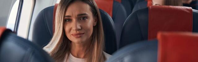 Naine ei suutnud nutmist lõpetada pärast seda, kui oli lugenud teksti, mille temast kirjutas teine ​​lennukireisija