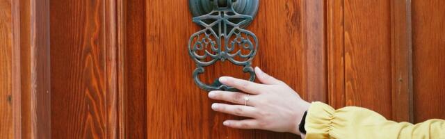 Tudengid koputavd heategevusaktsiooni raames paidelaste ja türilaste ustele