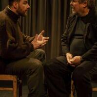 Tüviteksti õiekobarad kerges tuulepuhangus