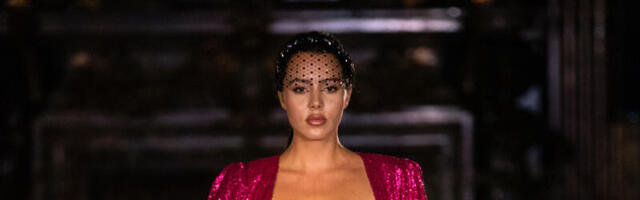 Eesti moedisainer Carmen Klooren esitles oma kevadsuvist kollektsiooni Pariisi moenädala raames