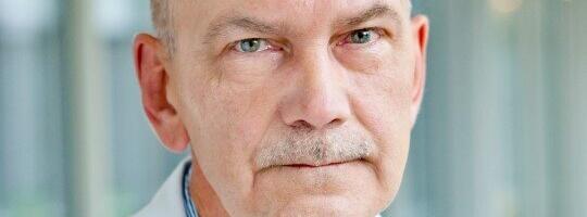 Presidendilt teenetemärgi saanud Ülo Zirel: enamik tuleb arstiteaduskonda siiski arstiks õppima, mitte ettevõtjaks