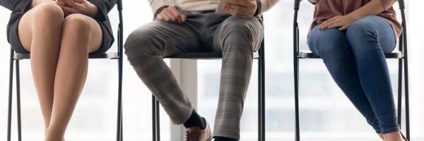 О чем пишет пресса: самый высокий налог в Прибалтике, 27 претенденто на вакансию