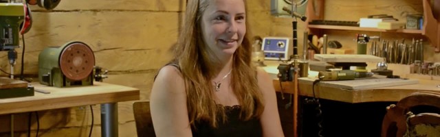 Ehtekunstnik Margit Paulin: ma usun, et ehtekunsti on vaja selleks, et olla hinges puhtam. “Kunstnikuvestlus”