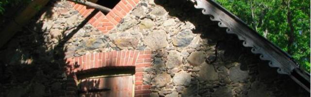 Väga soodsa hinnaga on müüa haruldane mõisaaegne võimalus maakodu rajamiseks