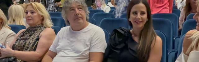 Tamara Vučić blista u prvom redu na koncertu Ane Bekute: Elegantna crna haljina i prstenje u obliku srca