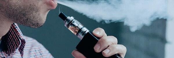 E-sigaretid ei aita suitsetamisest loobuda, vaid võivad tuua üledoosi
