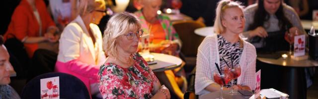 BUDUAARI SUUR SUVEALGUSE PIDU BUTTERFLY LOUNGE`S