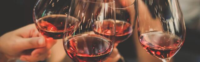 Täna on küünlapäev ehk oluline naiste püha: naised tööd ei tee, käivad hoopis kõrtsis, peavad mokalaata ja...