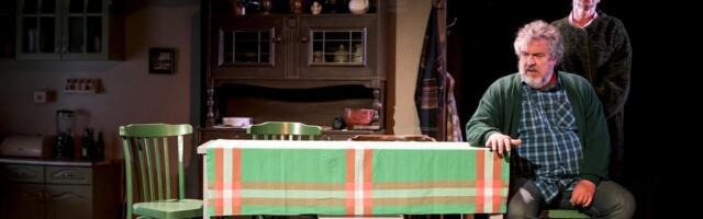 ARVUSTUS | Saab teile teie süü, jääb teile teie lein... Rakvere teatri „Lahkumine“ keerutab vaataja meelt üht- ja teistpidi